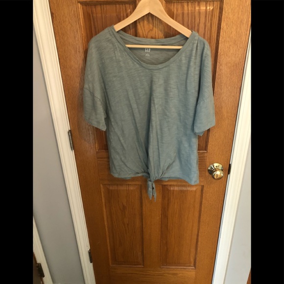 GAP Tops - NWOT gap tee